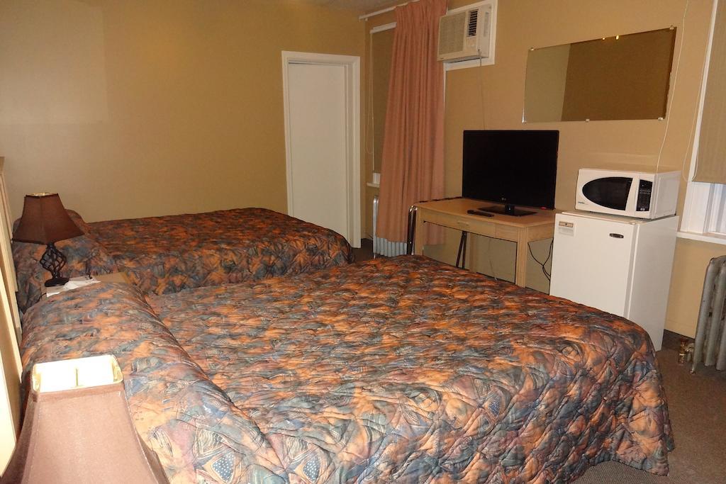 King'S Hotel & Motel By Elevate Rooms Shaunavon Room photo