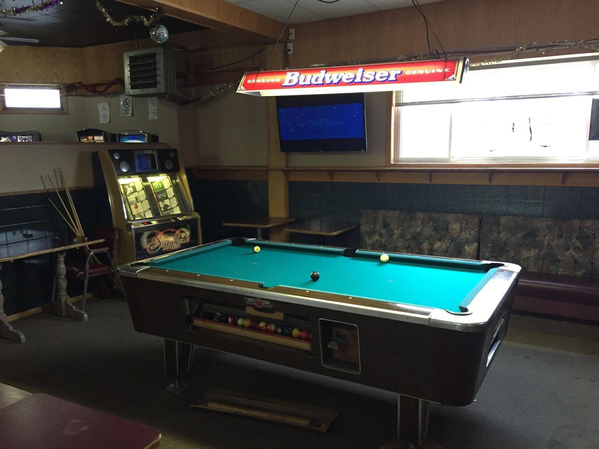 King'S Hotel & Motel By Elevate Rooms Shaunavon Exterior photo